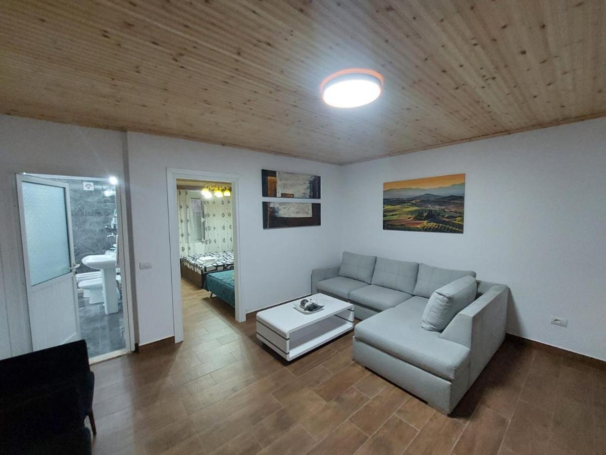 Herta Apartment Μπεράτ Εξωτερικό φωτογραφία
